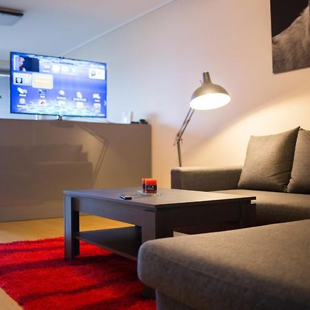 City Center Apartment Aida Пярну Екстериор снимка